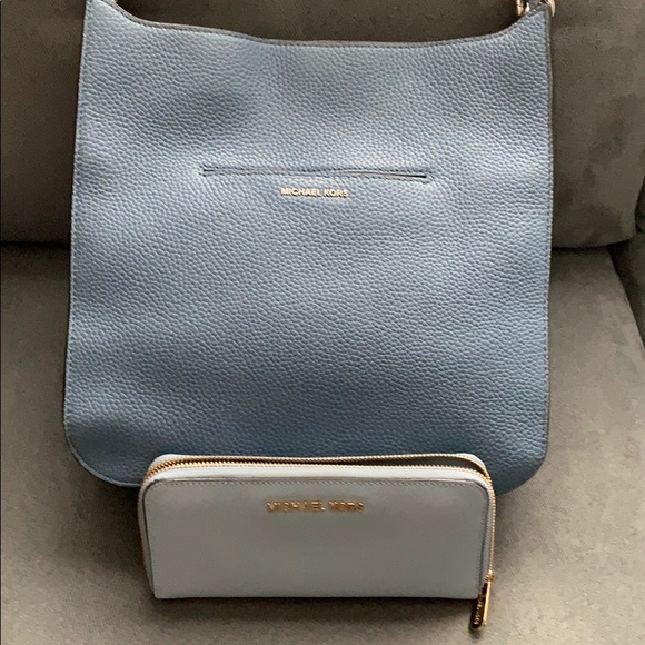 SOLD SOLD.   HANDBAG CAN BE SOLD WITHOUT WALLET - Picture 2 of 8